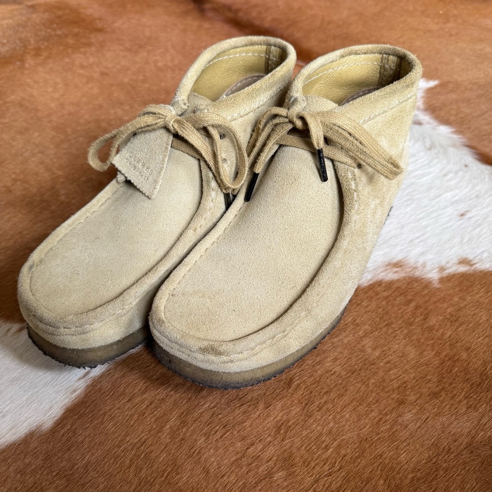 Clark Wallabee Boots - Maple Suede